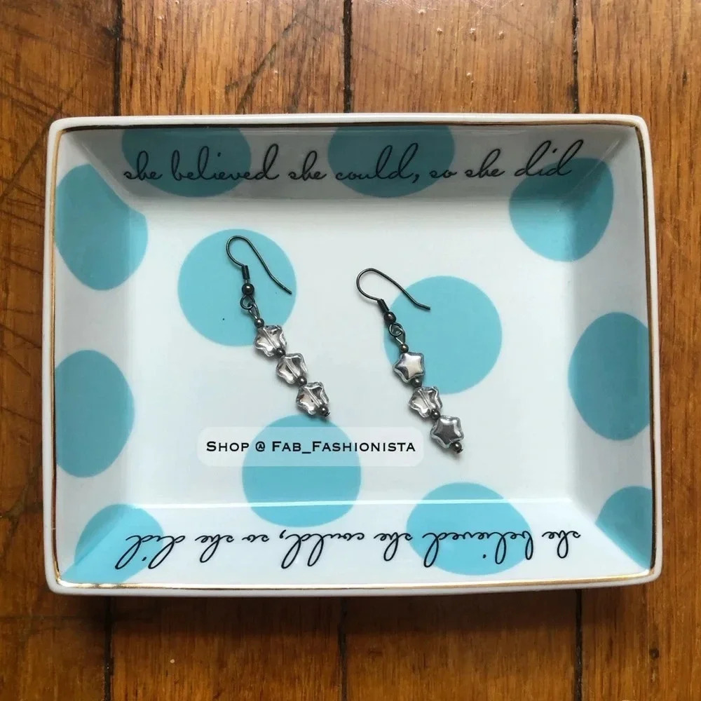🛍️ Dangle star earrings